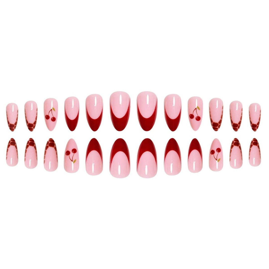 Künstlerisches Kirsch Nageldesign Extensions Karnz