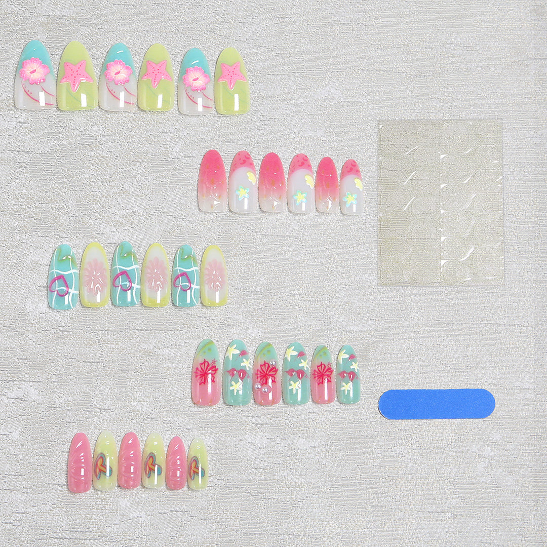 Kunstvolle 3D Nagelspitzen mit maritimem Motiv Karnz