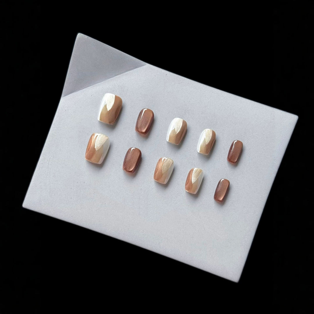 Chic Press-On Nail Art Set mit eleganten neutralen Tönen