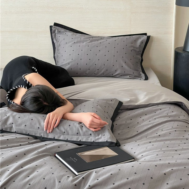 Luxuriöses Baumwollsatin-Bettwäsche-Set mit Schmetterlingsmotiv und kontrastierter Rahmenkante