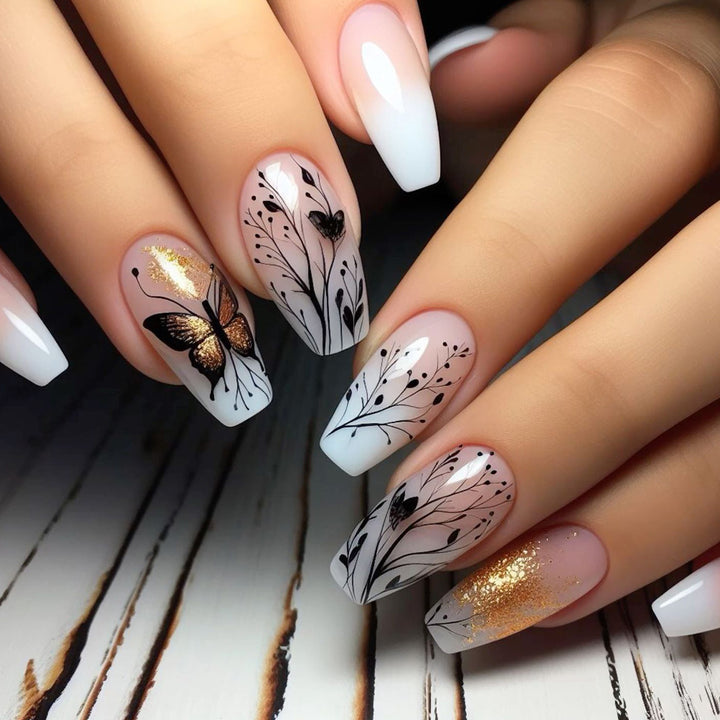 Elegante Florale Schmetterling Nagelverlängerungen Karnz