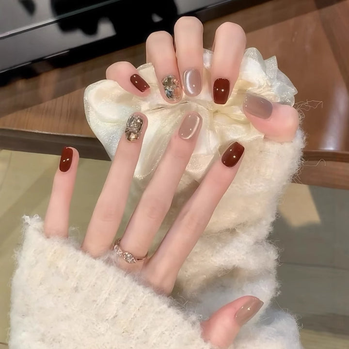 Glamorous Press-On Nail Set Karnz