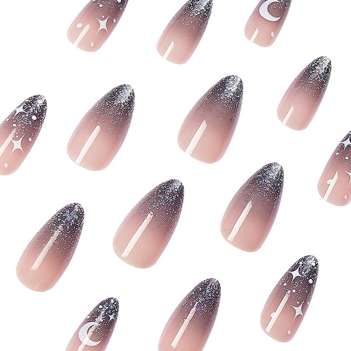 Himmlisches Thema Nagelkunst