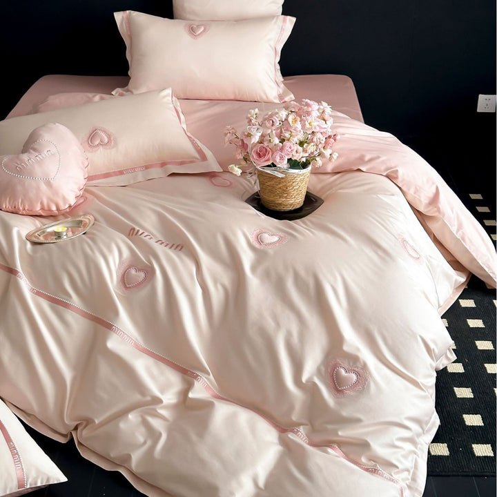 Luxuriöses Baumwoll-Satin Bettwäsche-Set mit Herz-Applikation und Zierpaspel
