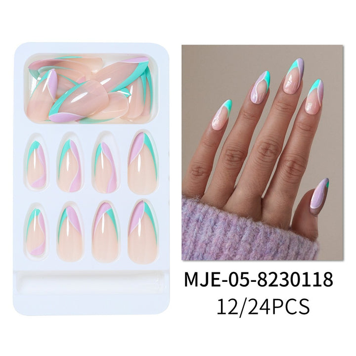 Kreatives Press-On Nageldesign Karnz