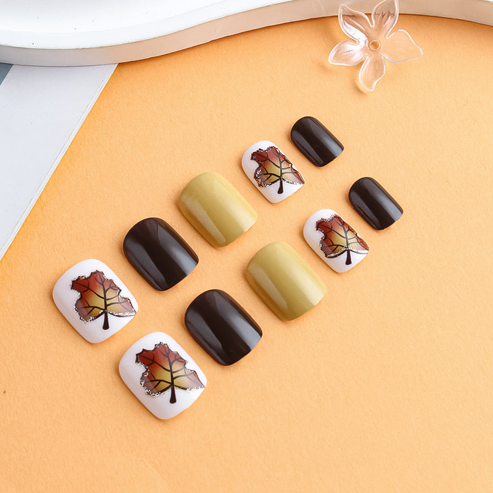 Saisonale Blatt-Themen Nagelkunst Karnz