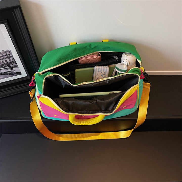 Stylische Weekender-Tasche mit mehreren Fächern