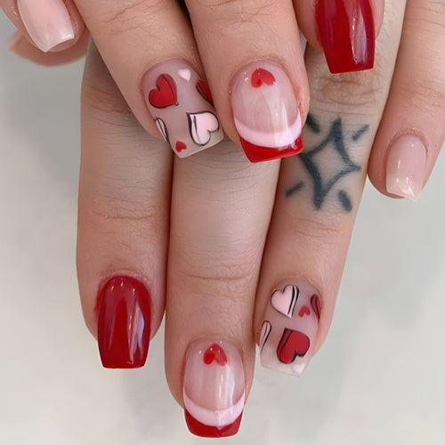Romantisches Herzdruck Press-On Nagelkunst Set Karnz