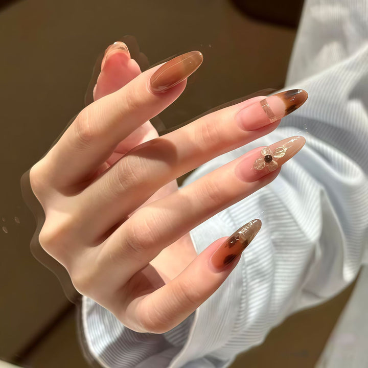 Elegante dekorative Press-On Nail Set Karnz