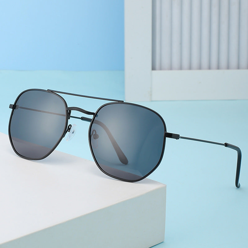 Damen Sonnenbrille mit ovalem Rahmen und schützendem Verlaufsglas Karnz