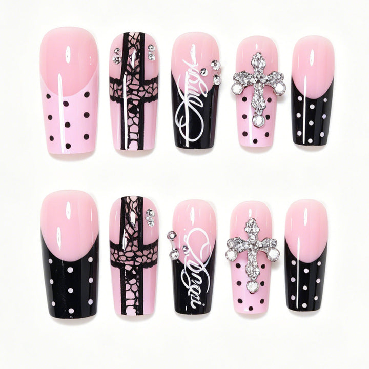 Künstlerisches Lang-Press-On-Nageldesign-Set mit Kreuzakzenten Karnz