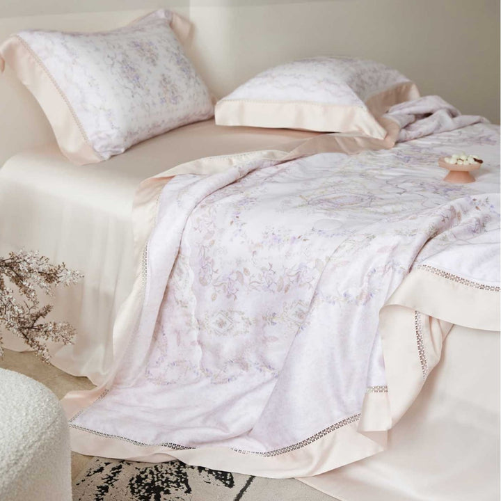 Bettbezug-Garnitur aus seidenweichem Baumwollsatin mit floralem Aquarellprint und dekorativer Bordüre