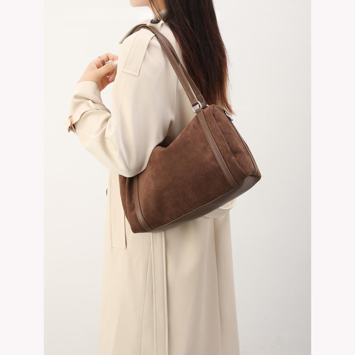 Weiche Wildleder-Schultertasche Karnz
