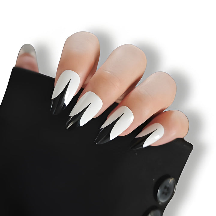 Trendy Stiletto Künstliche Nägel mit Künstlerischem Schwarz und Weiß Design Karnz