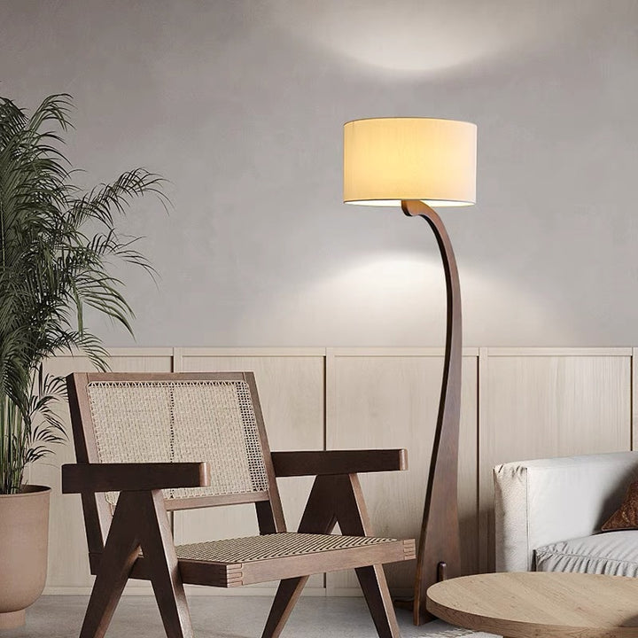 Elegante gebogene Stehlampe