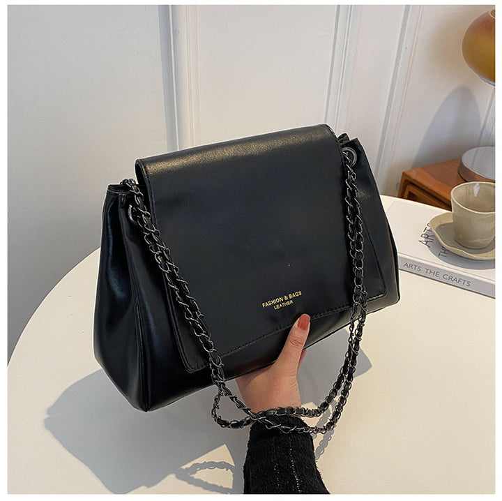 Elegante Schulterhandtasche mit Ketten-Detail