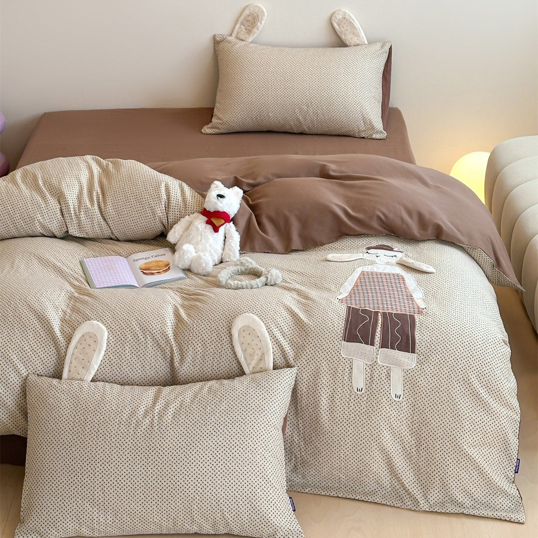 Wende-Baumwollmischung-Bettbezug-Set mit Applikation von Hasenohren & Patchwork-Puppenakzent