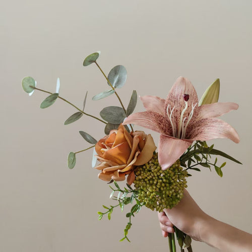 Realistischer Blumenstrauß