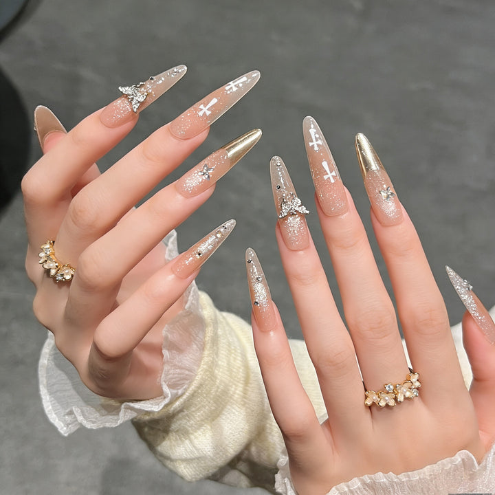 Elegante Stiletto Press-On-Nagelverlängerungen mit Edelsteinakzenten Karnz