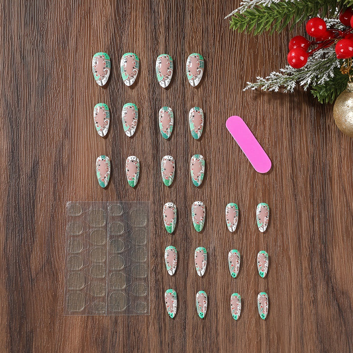Künstliche Nagelspitzen im kreativen Design Karnz