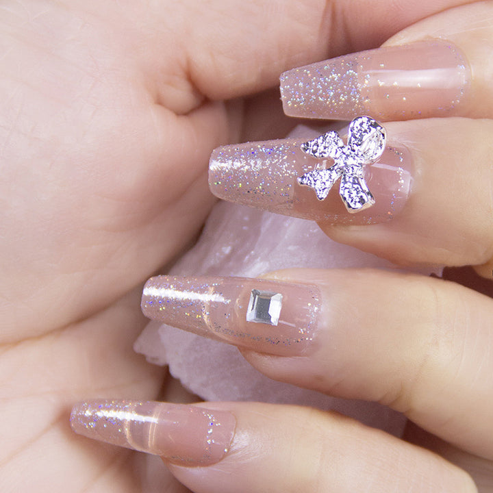 Kunstvolle Nagelverlängerungen mit Blumendesign Karnz