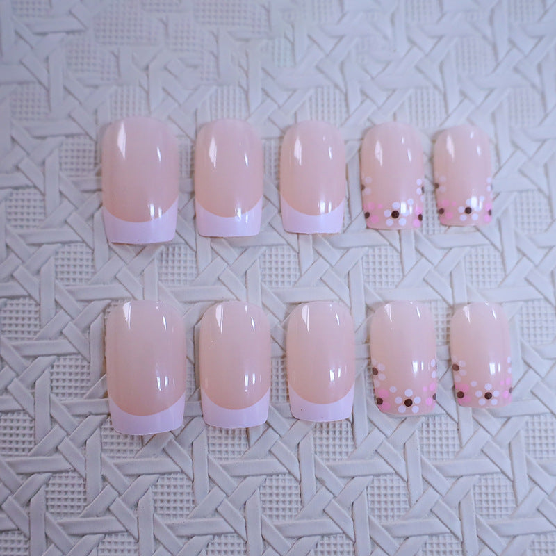 Elegante Nagelkunstverzierungen Karnz 1789915990