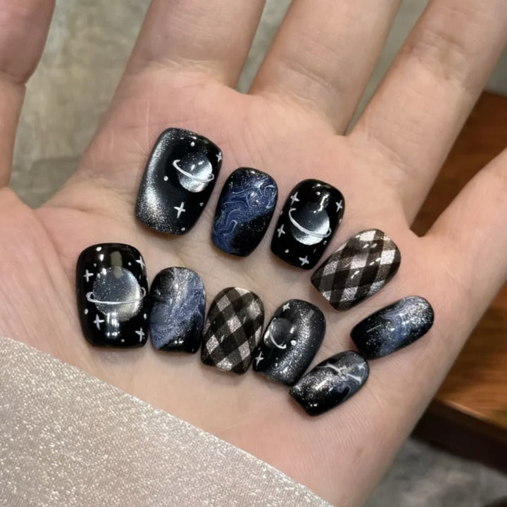 Galaktisches Thema Press-On Nagelkunst