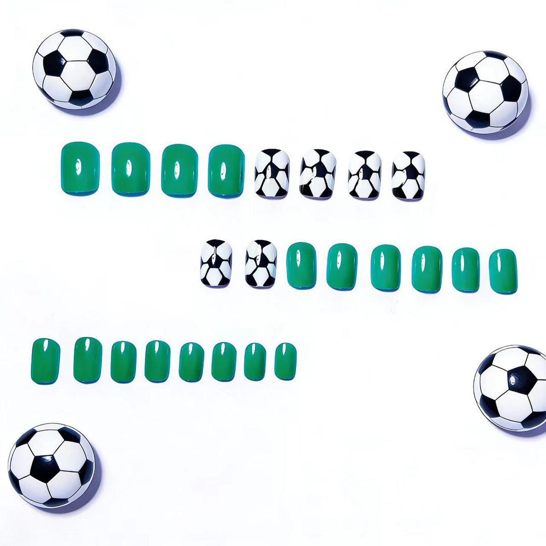 Kunstnägel Im Sportlichen Fußball-Design Karnz