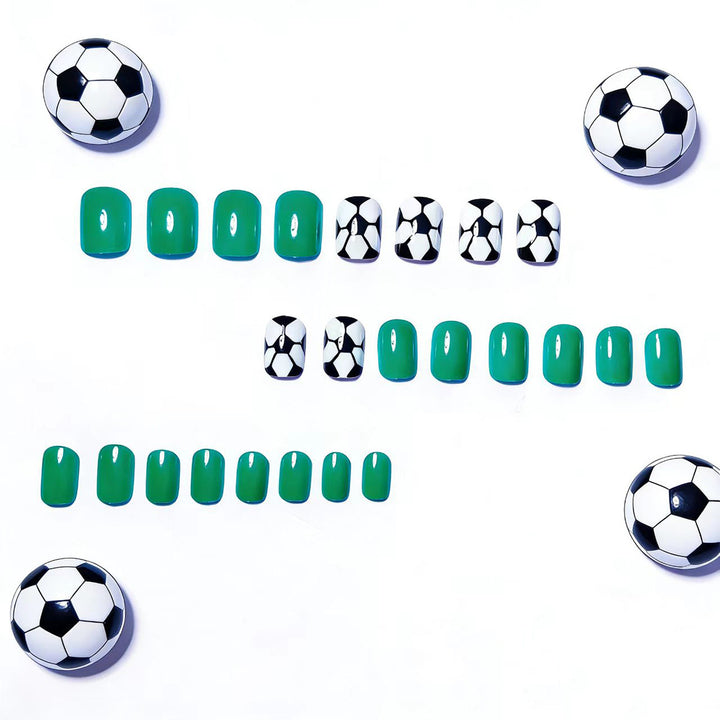 Kunstnägel Im Sportlichen Fußball-Design Karnz