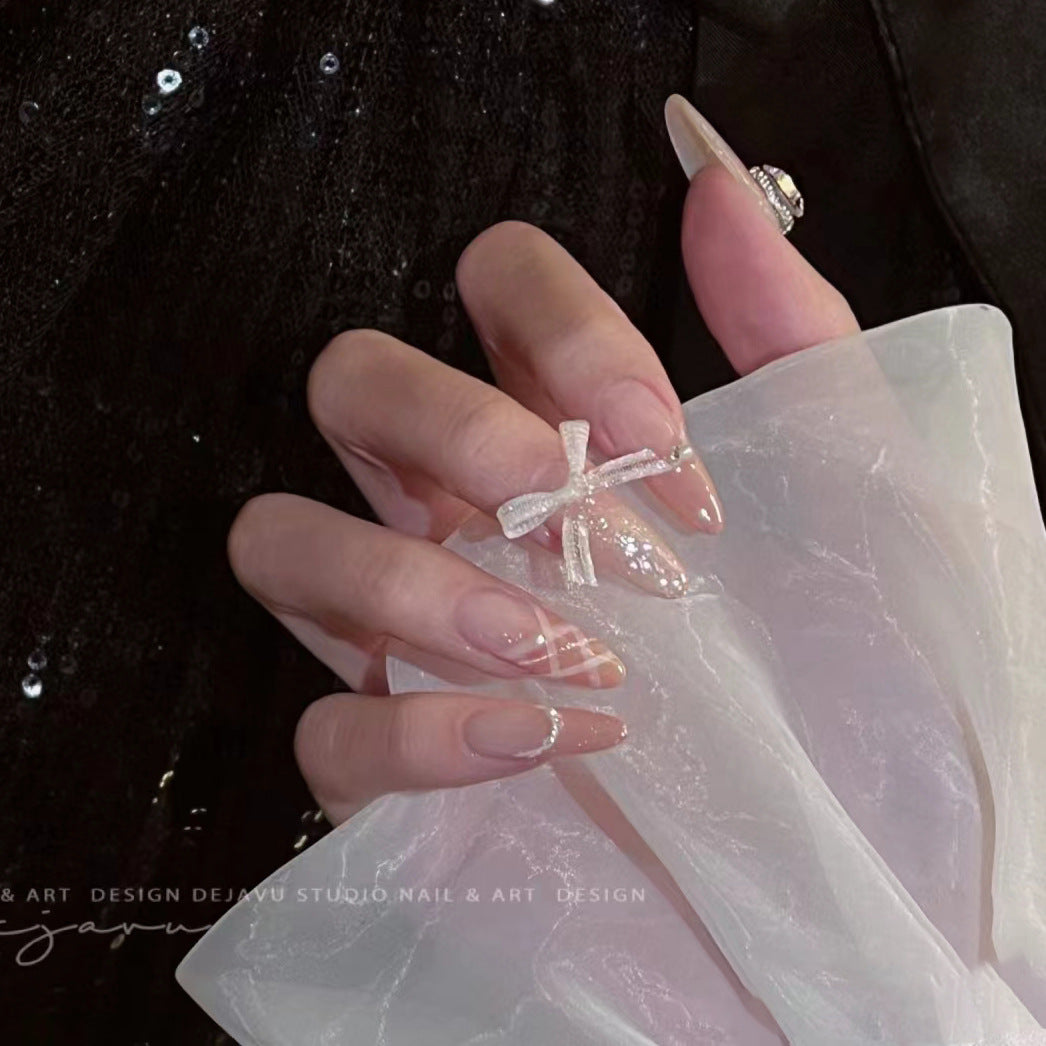 Dekoratives Stiletto Press-On Nail Art Set mit Strass- und Glitzerakzenten Karnz
