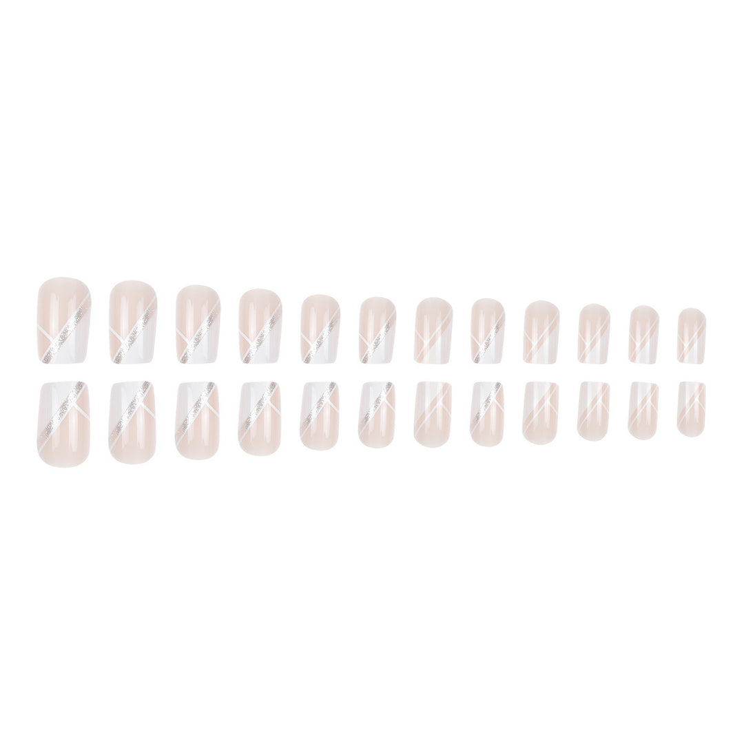 Elegante French Tip Aufklebenägel mit funkelnden Akzenten Karnz