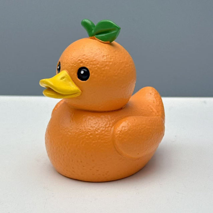 Lustige Gummi-Ente mit Gemüse-Motiv Karnz