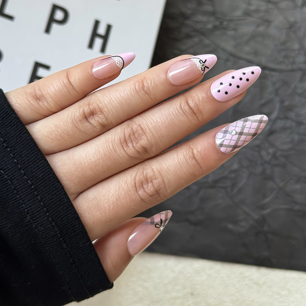 Elegantes von der Vintage inspirierte Press-On-Nägel Set Karnz