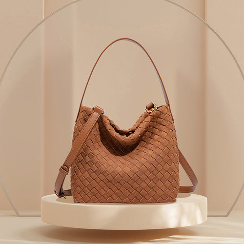 Texturierte vegane Leder-Crossbody-Tasche Karnz