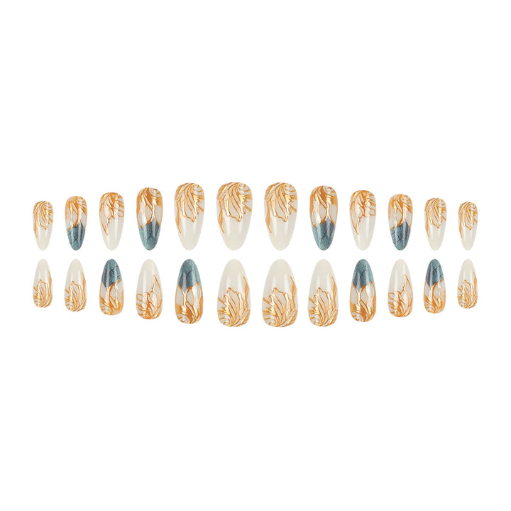 Dekorative Lange Stiletto-Nagelkunstverlängerungen mit Goldblatt-Design Karnz