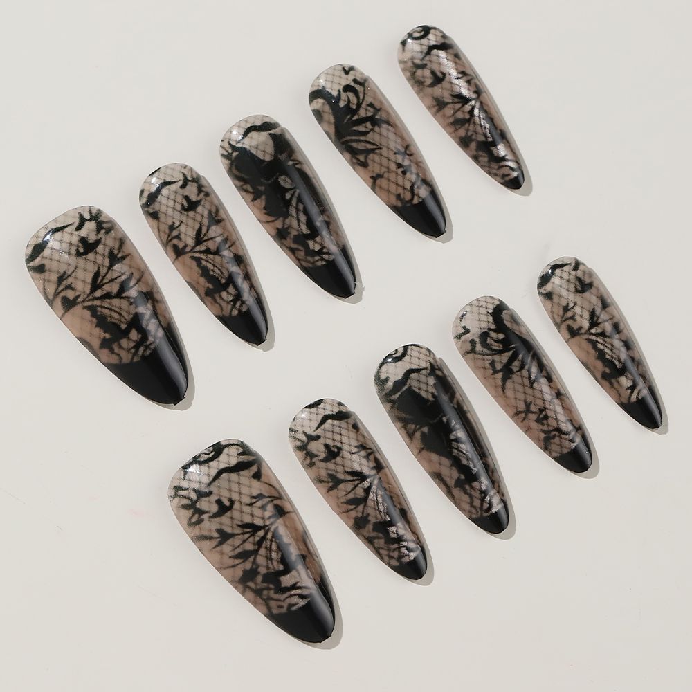 Dekorative Press-On Nagelspitzen Karnz