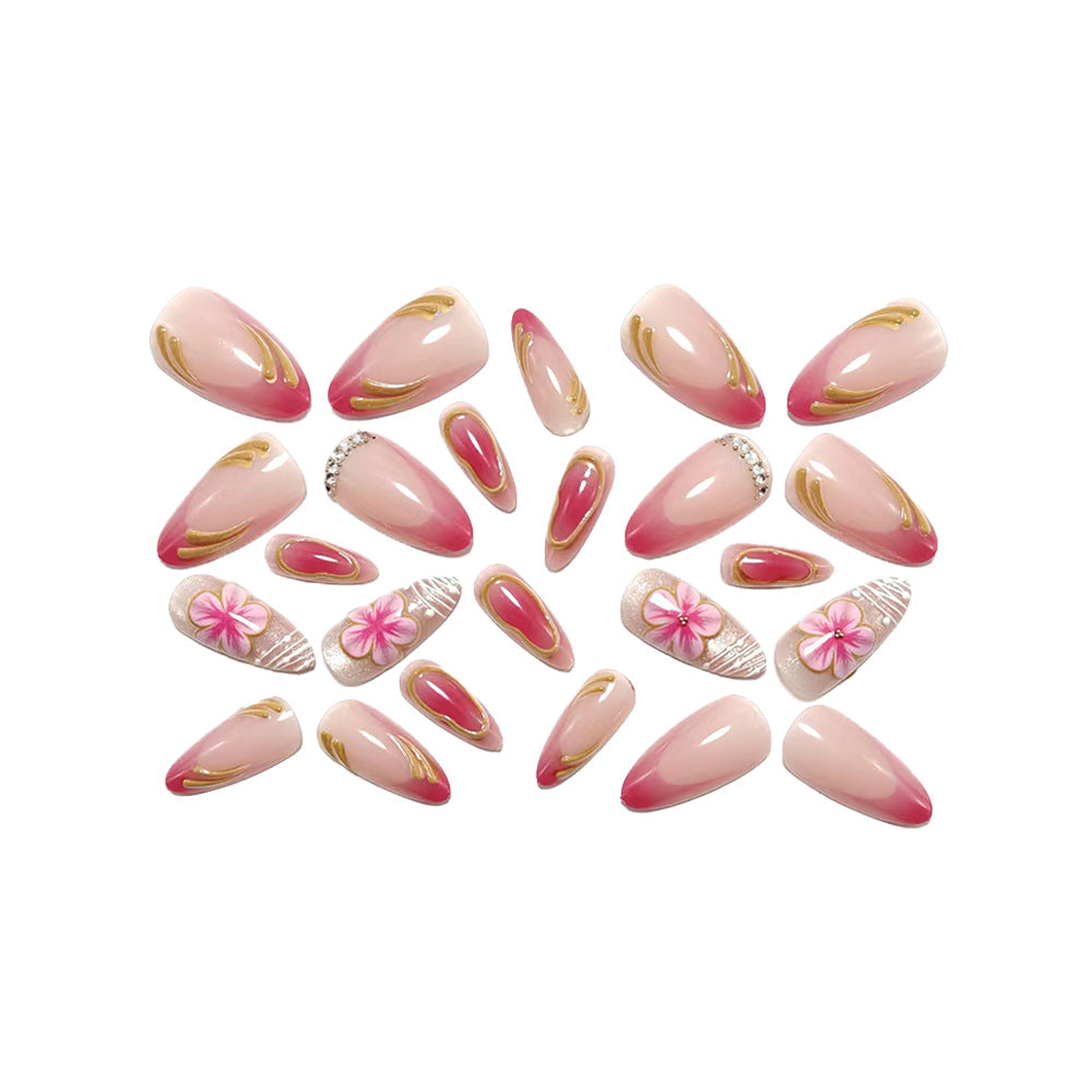 Kunstvolle Nagelverlängerungen mit Floralem Design Karnz
