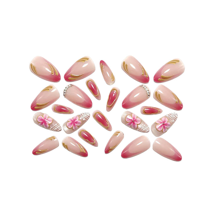 Kunstvolle Nagelverlängerungen mit Floralem Design Karnz