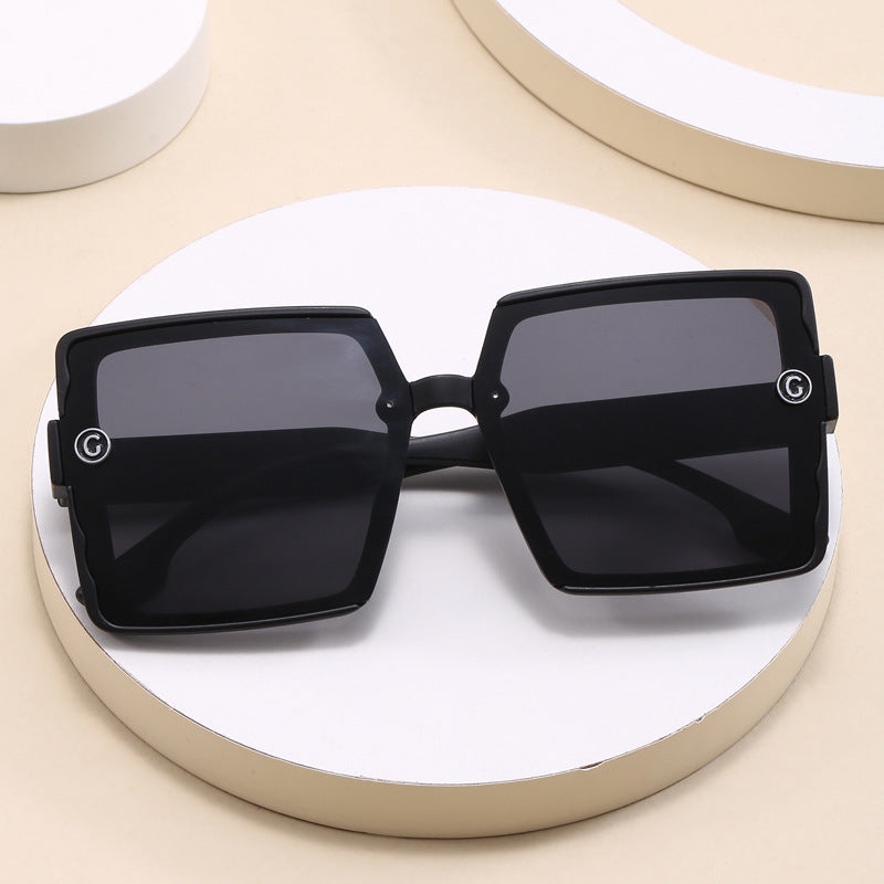 Damen quadratische Sonnenbrille mit modernem Design Karnz