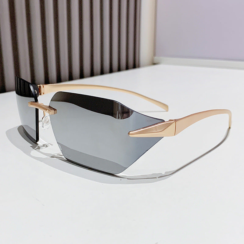 Damen modische quadratische Sonnenbrille mit verziertem Metallrahmen Karnz