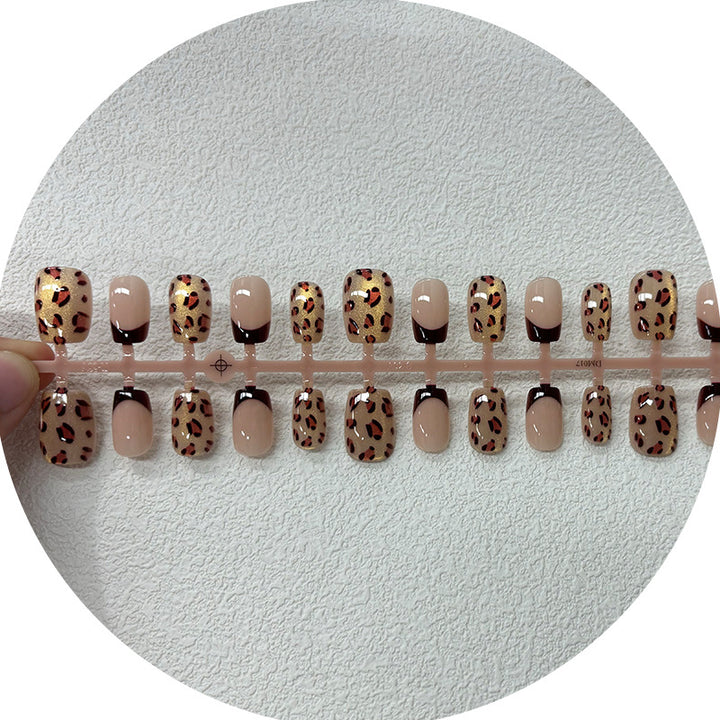 Künstlerisches Ombre Press-On Nagelspitzen Set Karnz