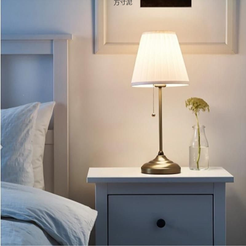 Moderne Tischlampe