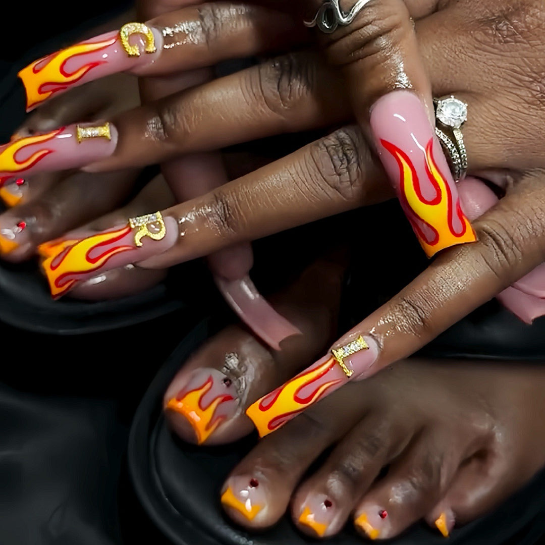 Flammenmuster Press-On Nagelkunst Karnz