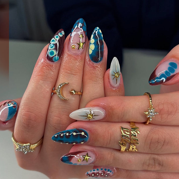Kreatives Kunstnagelset Karnz