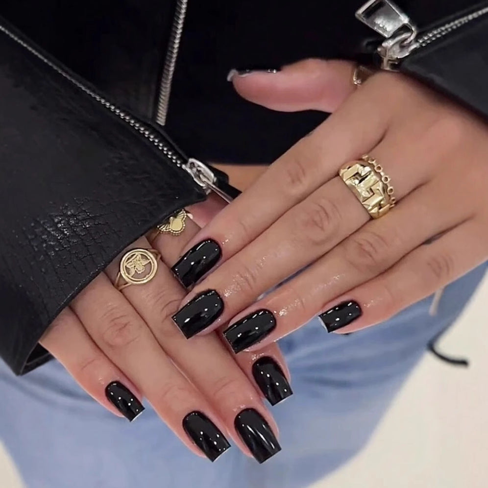 Glänzendes Kunstnagelset Karnz