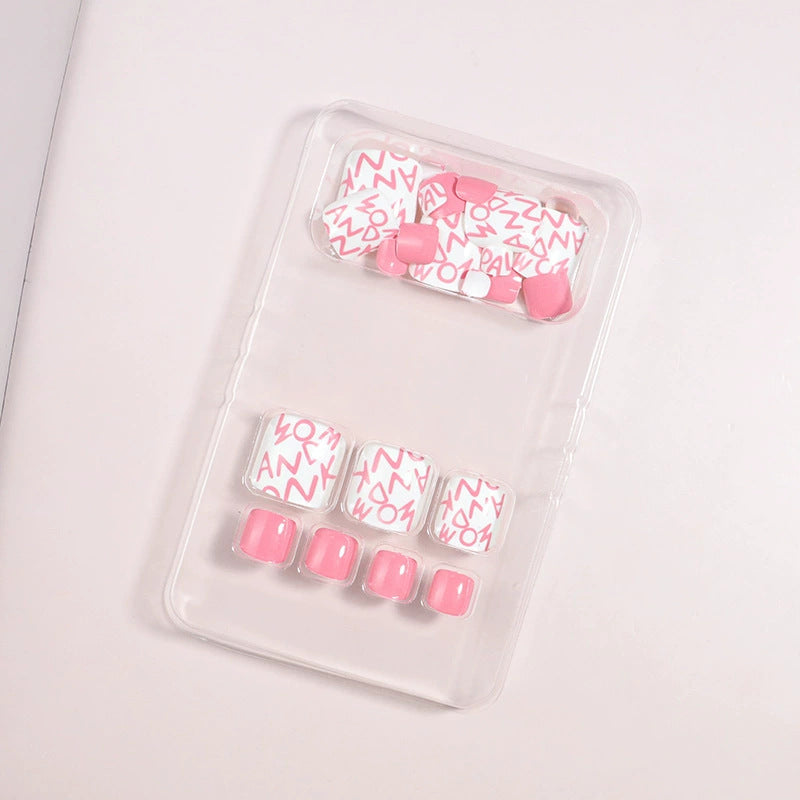 Kreatives thematisches Press-On Nagelset Karnz