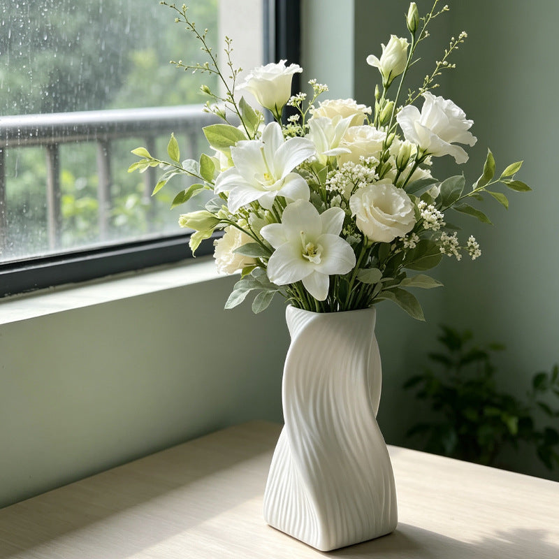 Moderne Skulpturale Dekorative Vase Karnz