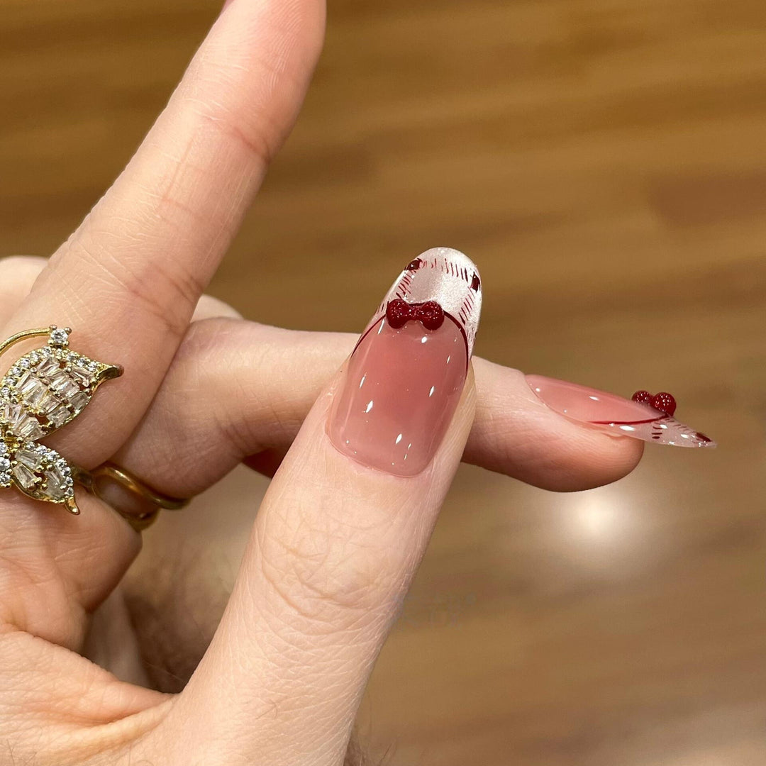Kunstnägel mit Verspieltem Hello Kitty Design Karnz
