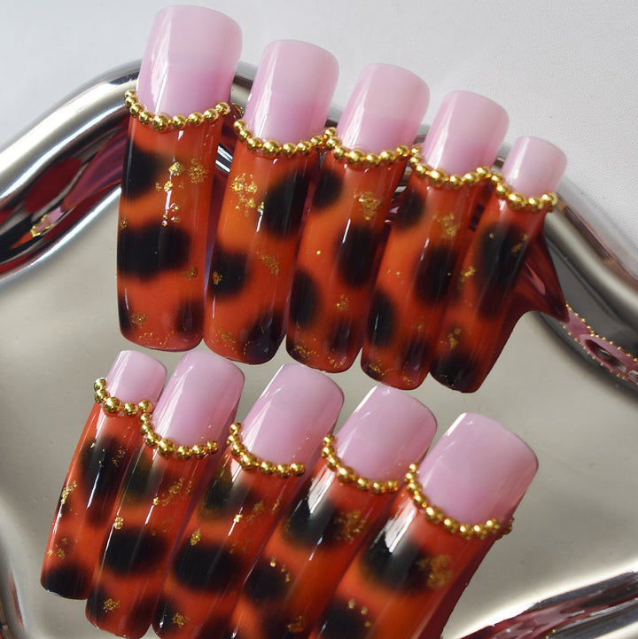 Elegante Schildkrötenmuster Acryl-Nagelverlängerungen Karnz