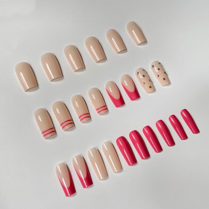 Chic dekorative Nagelkunst-Verzierungen Karnz